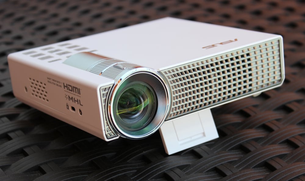Asus P2B Pocket Projector Review Hardware Tour Projector Reviews