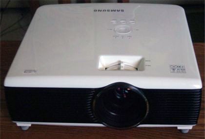 Samsung SP-F10M LED 3-LCD Multimedia Projector Review