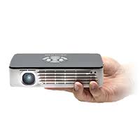 AAXA-P700HD-pocket-projector