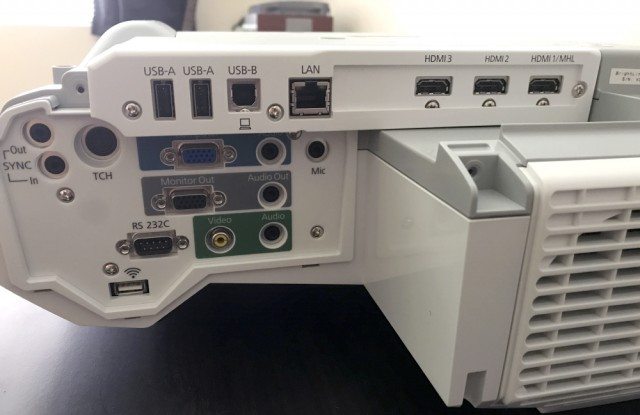 Epson BrightLink 696Ui Hardware