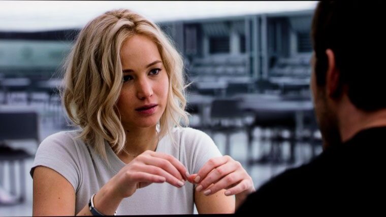 VPL-VW885ES_4K_passengers_jennifer-lawrence_diningroom