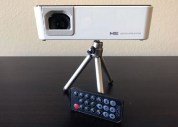 AAXA-M5-Projector-with-Tripod