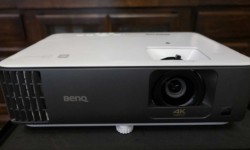 BENQ TK700STI 4K SMART GAMING  PROJECTOR REVIEW