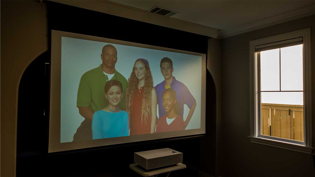 LG CineBeam HU715Q in use with high ambient light