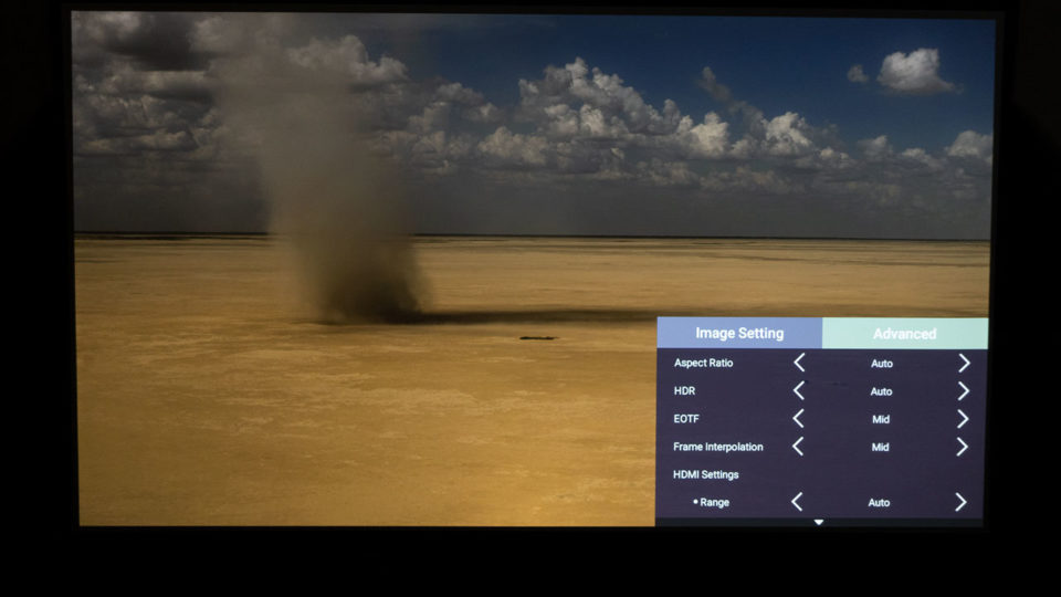 The X2000B-4K supports HDR and HLG content.