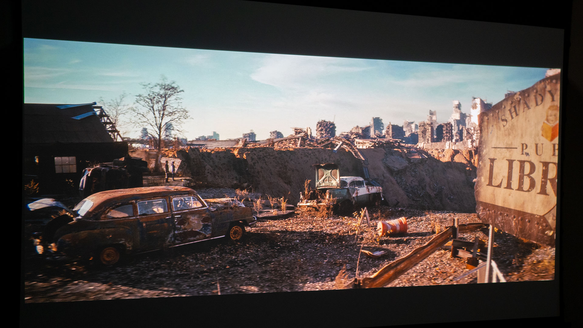 Fallout-TV-Series-Car-1