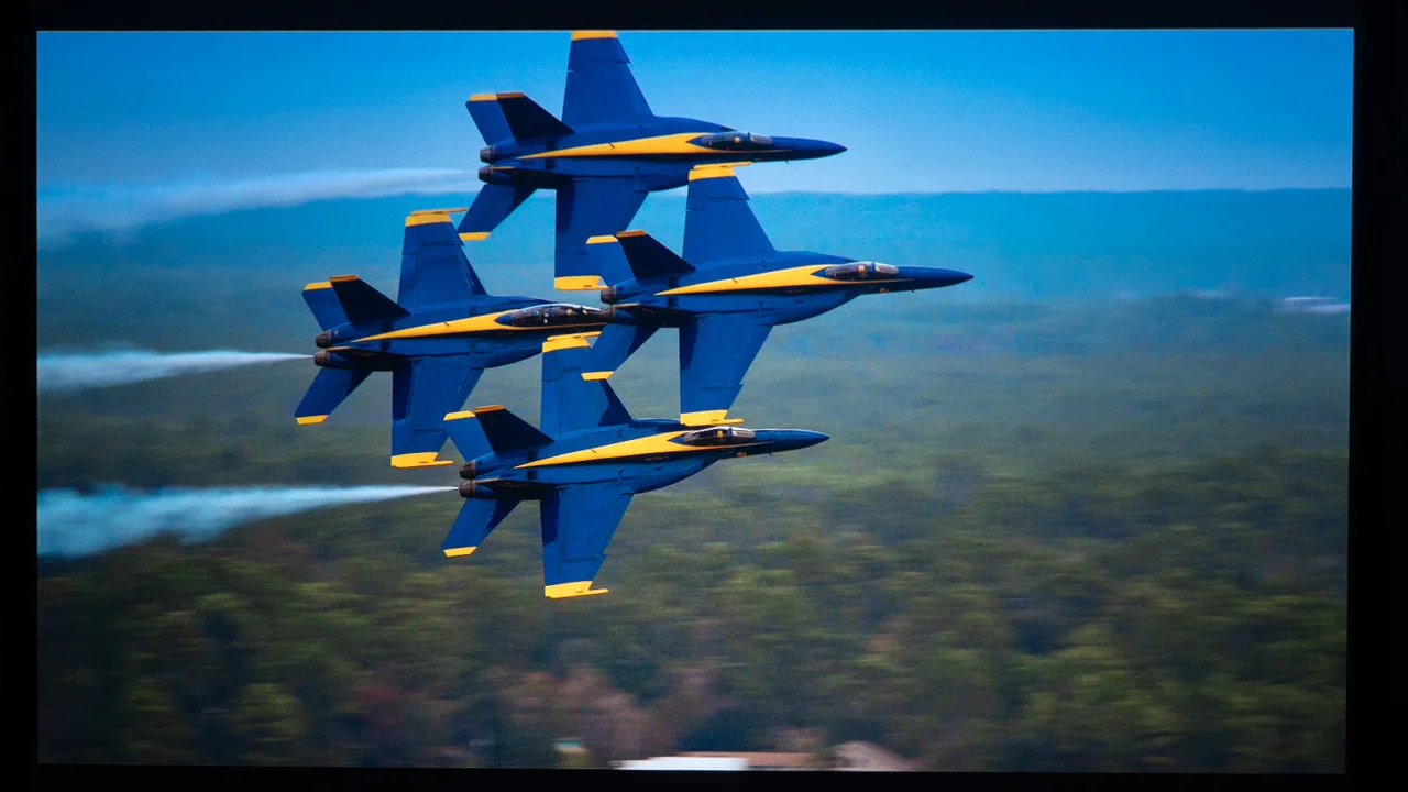 Blue-Angels-5 - Projector Reviews - Images