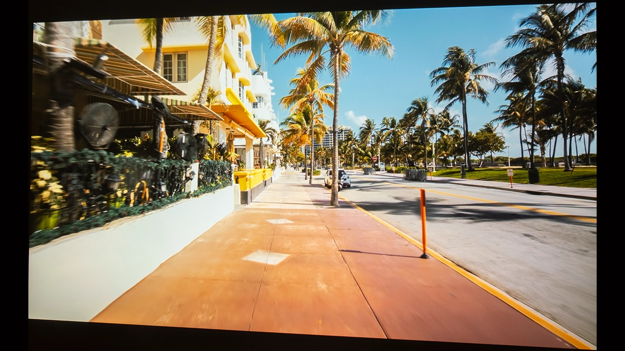 BenQ AH700ST "Ace" Brightness - Projector Reviews Images