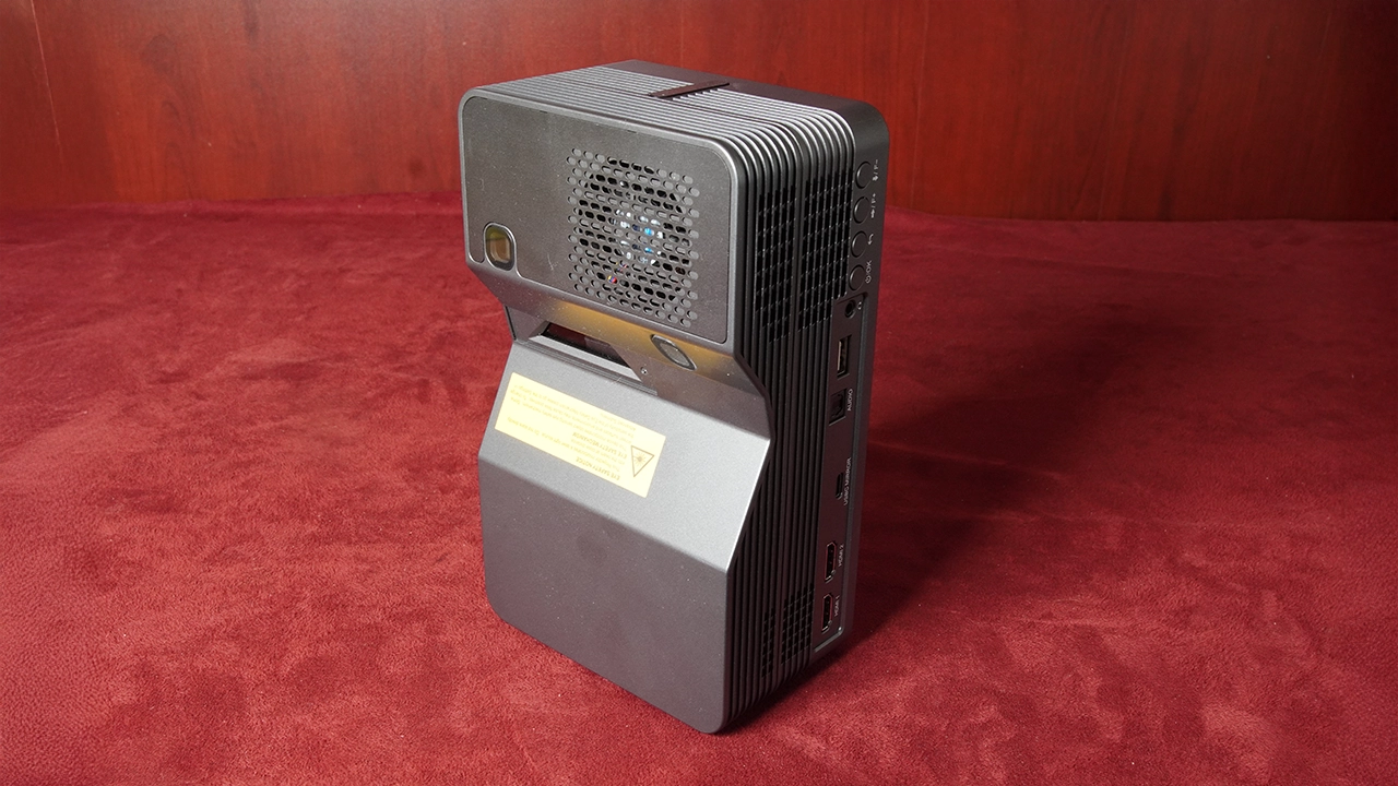AAXA M8U Short Throw Projector - Projector Reviews - Images