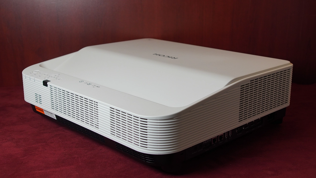 Ricoh UHL3660 UST Projector - Projector Reviews - Images