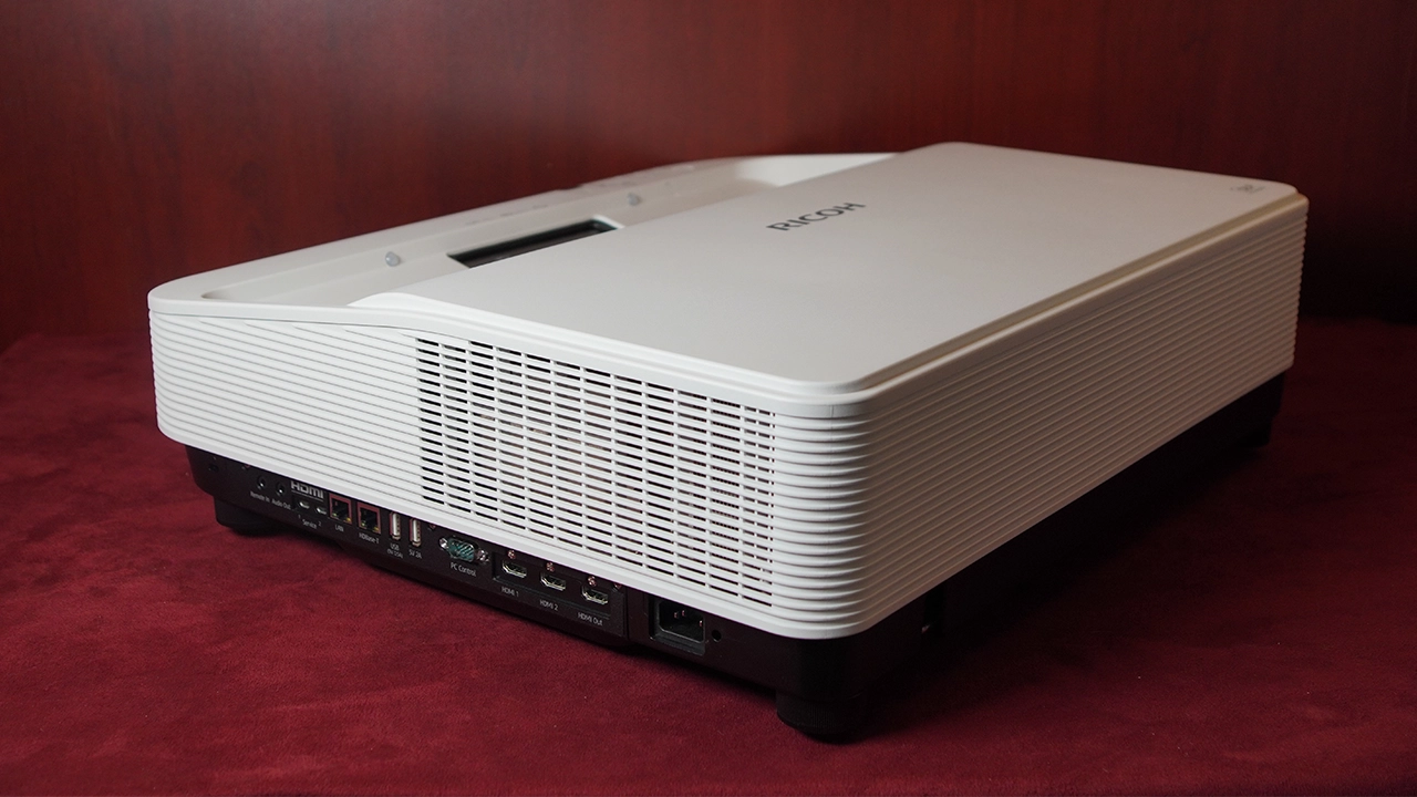Ricoh UHL3660 UST Projector - Projector Reviews - Images