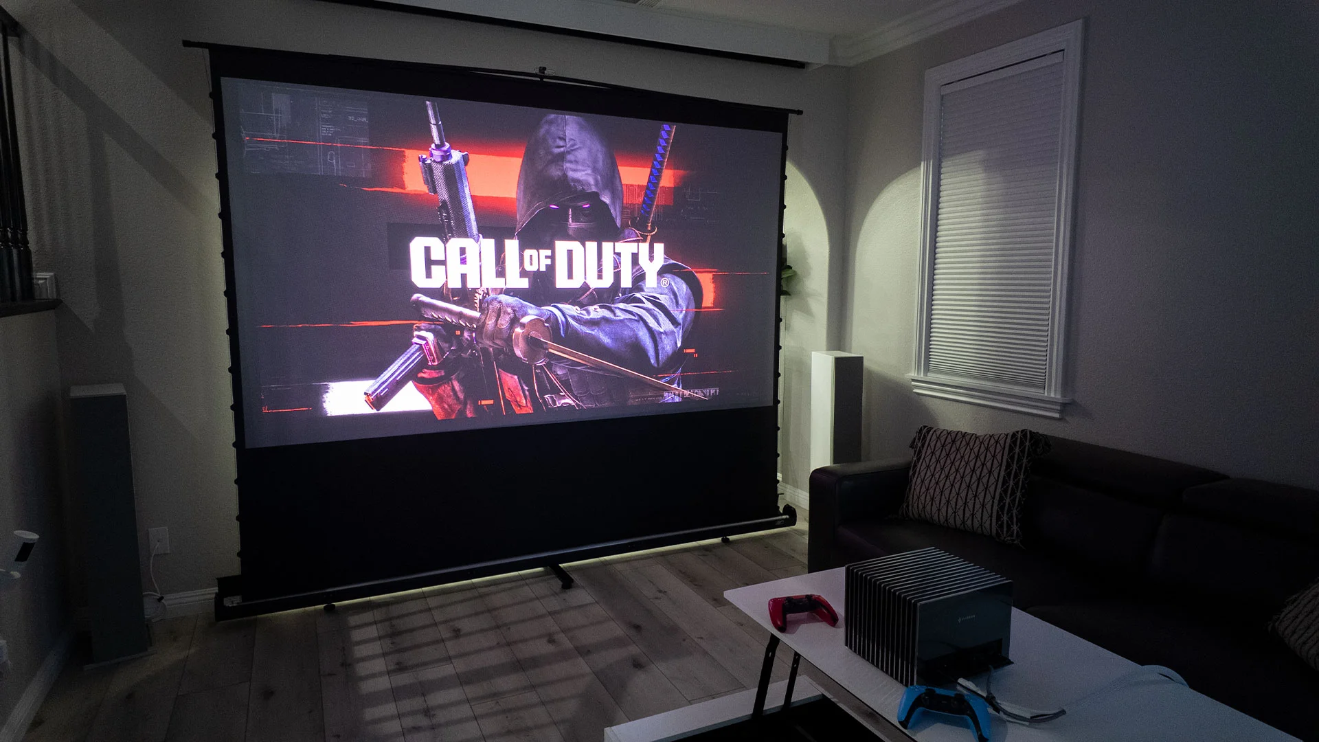 Elite-ezCinema-Tab-CineGrey-Gaming01