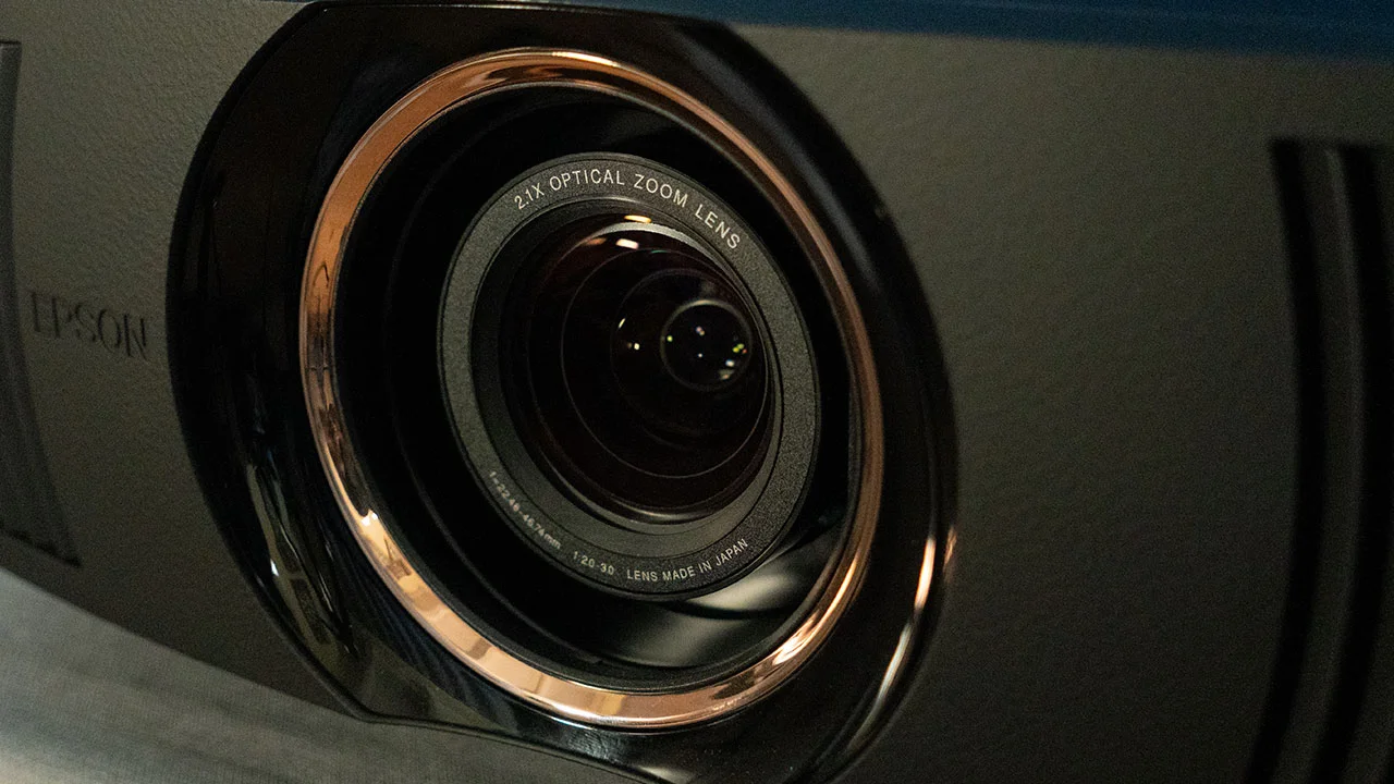 Epson-QB1000-Sample-Lens - Projector Reviews Images