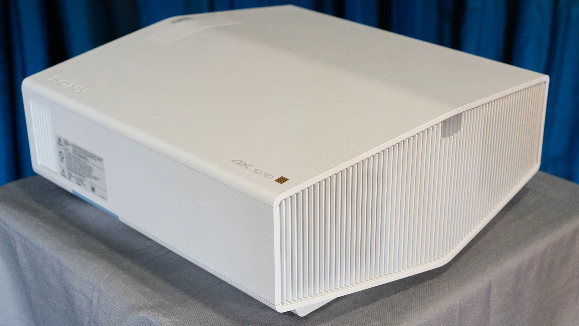 Sony BRAVIA 7 Projector - Projector Reviews - Images