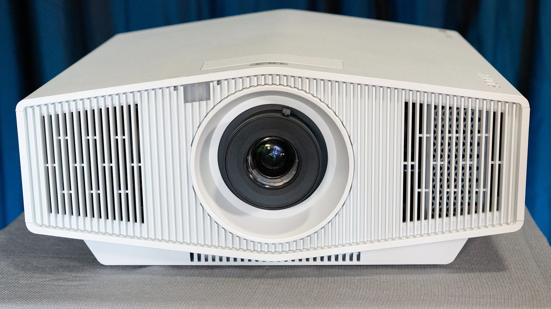 Sony BRAVIA 7 Projector - Projector Reviews - Images