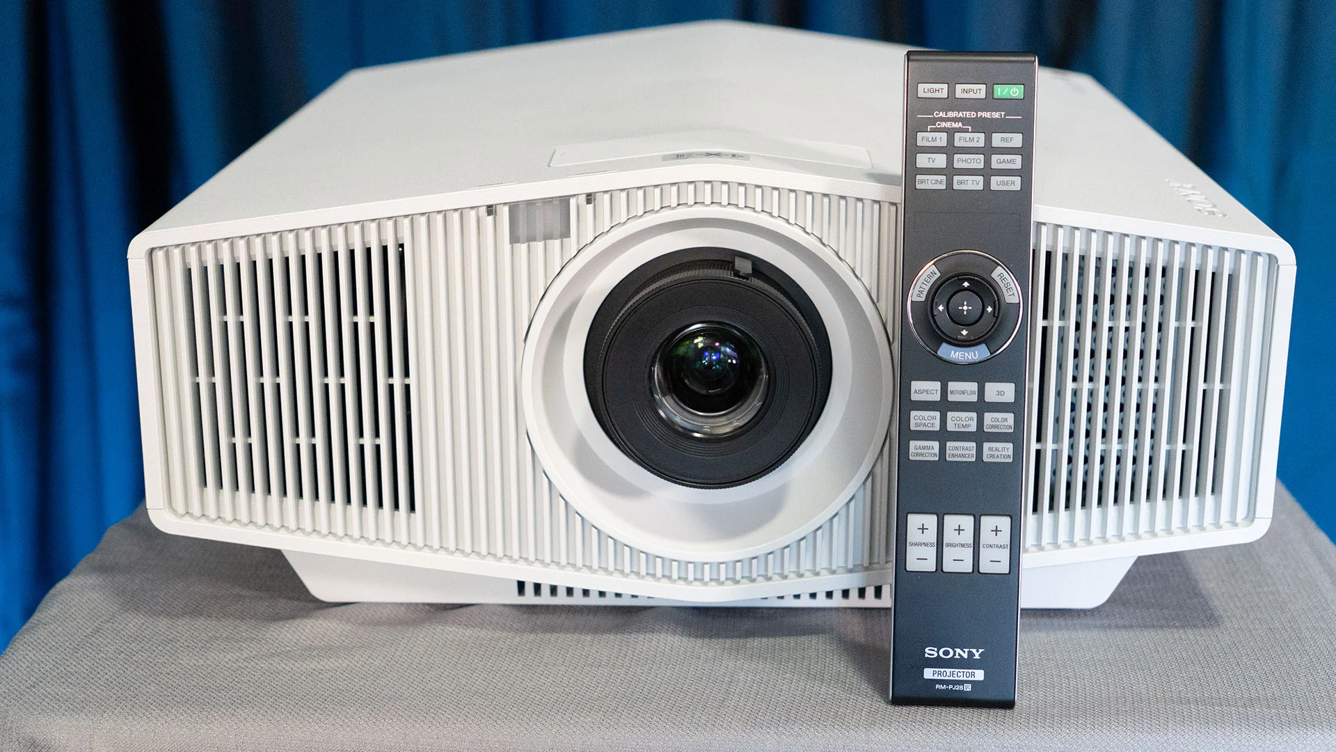 Sony BRAVIA 7 Projector - Projector Reviews - Images