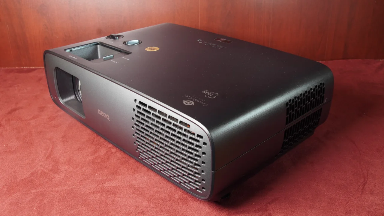 BenQ_W4100i_PJBProdShot#2