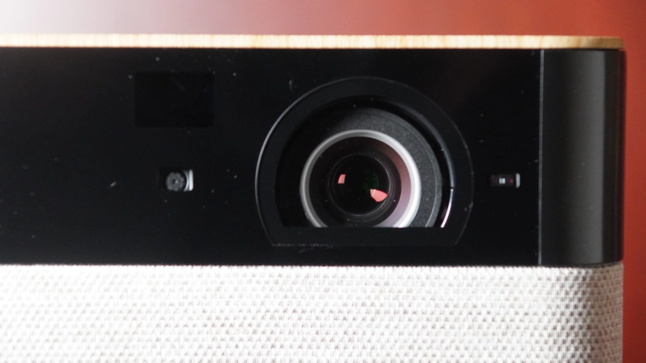 Epson_EF72_PJBProdShot#_Lens