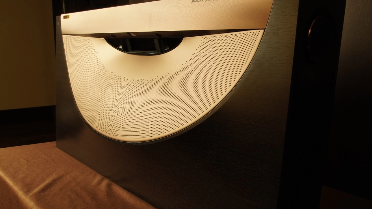 Hisense_L9Q_PJBProdShot#11