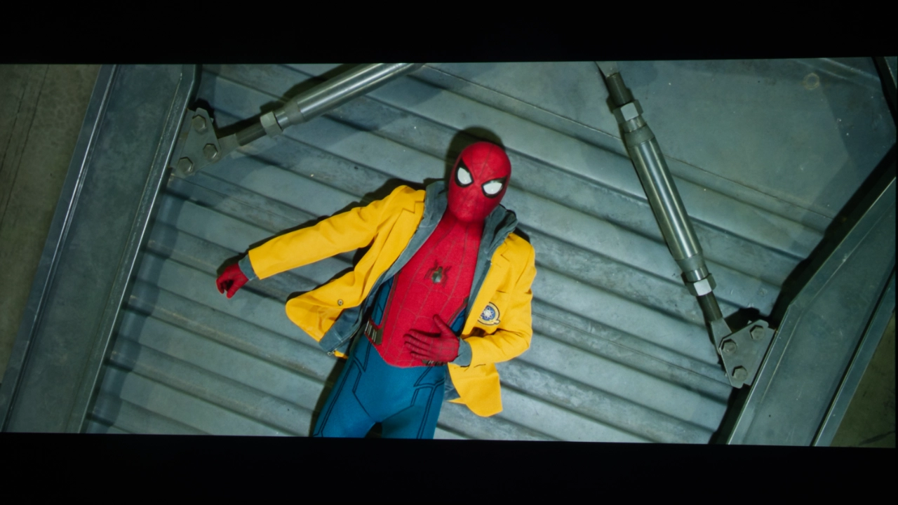 Epson_EH-LS9000B_Color#7