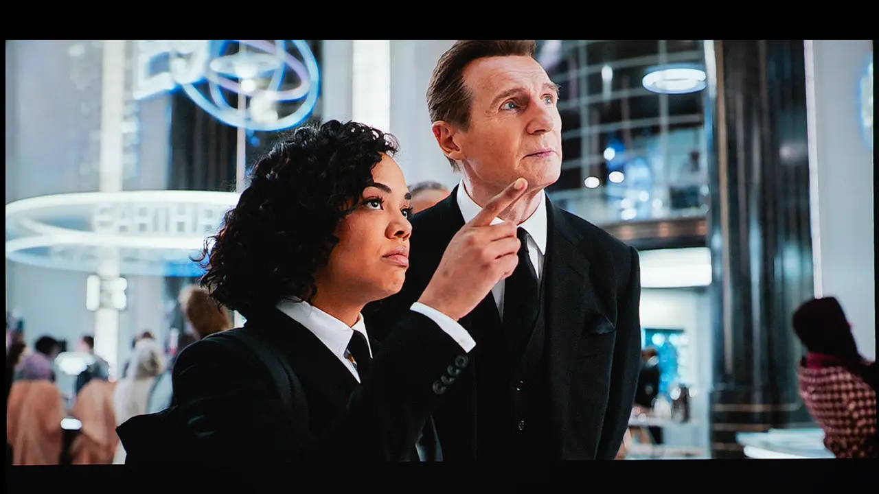 TCL PlayCube Contrast - Projector Reviews - Images