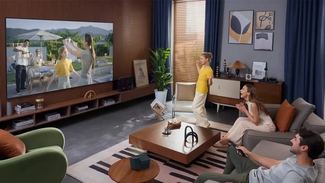 TCL PlayCube Lifestyle - Projector Reviews - Images