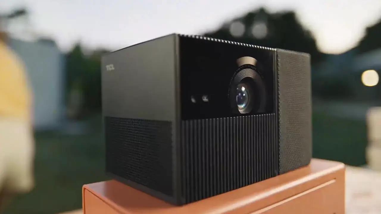 TCL PlayCube Lifestyle - Projector Reviews - Images