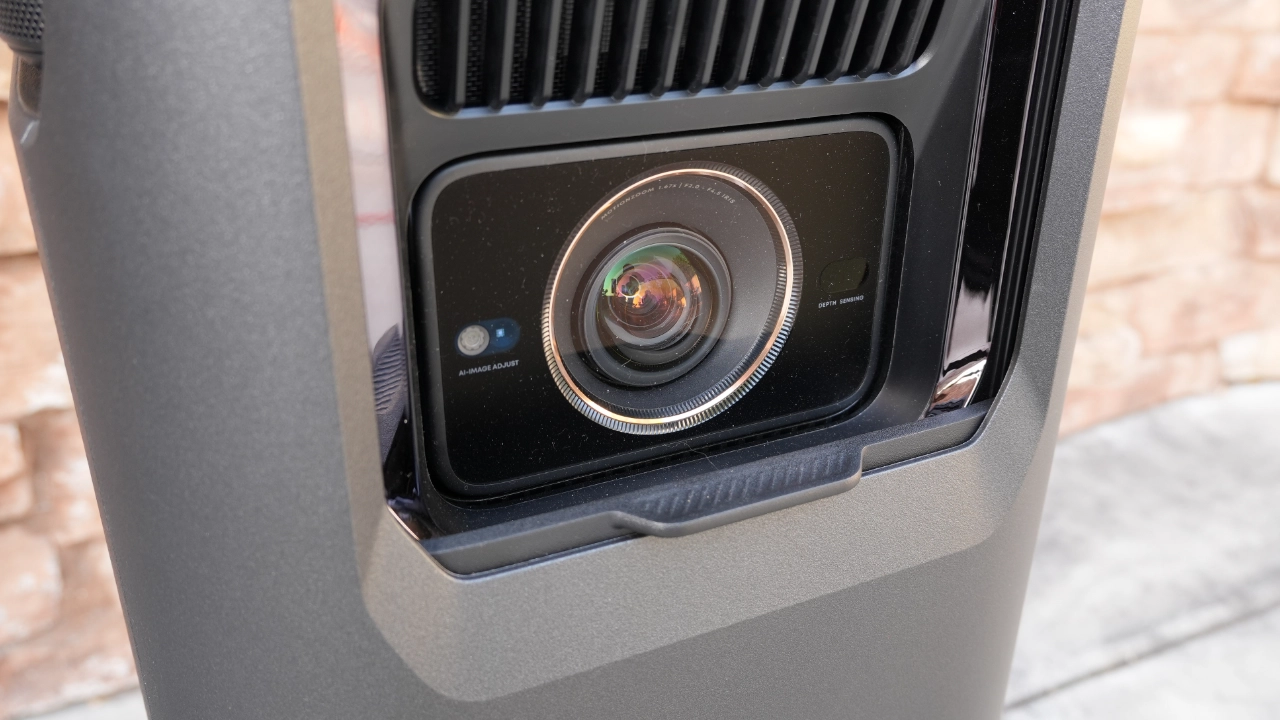 Nebula_X1_Pro_PJBProdShot_Lens