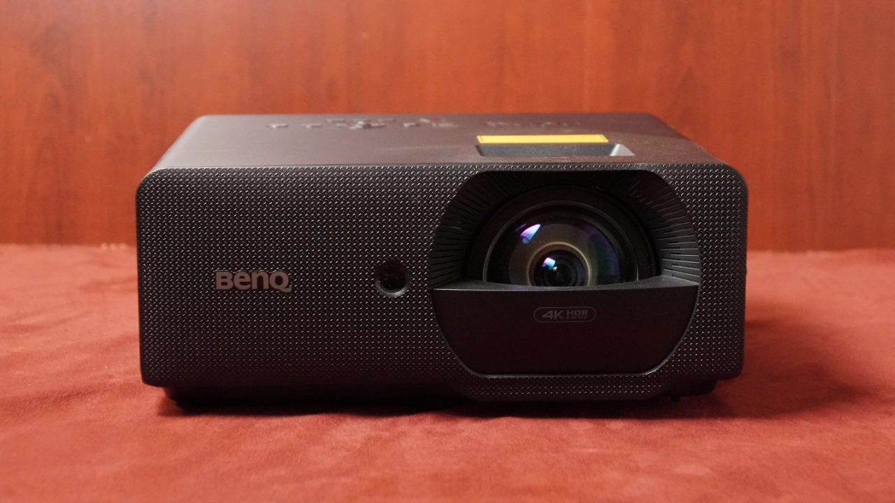 BenQ LK830ST Projector - Projector Reviews - Images