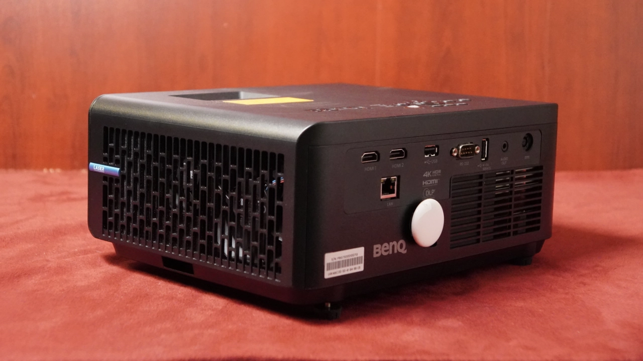 BenQ LK830ST Projector - Projector Reviews - Images