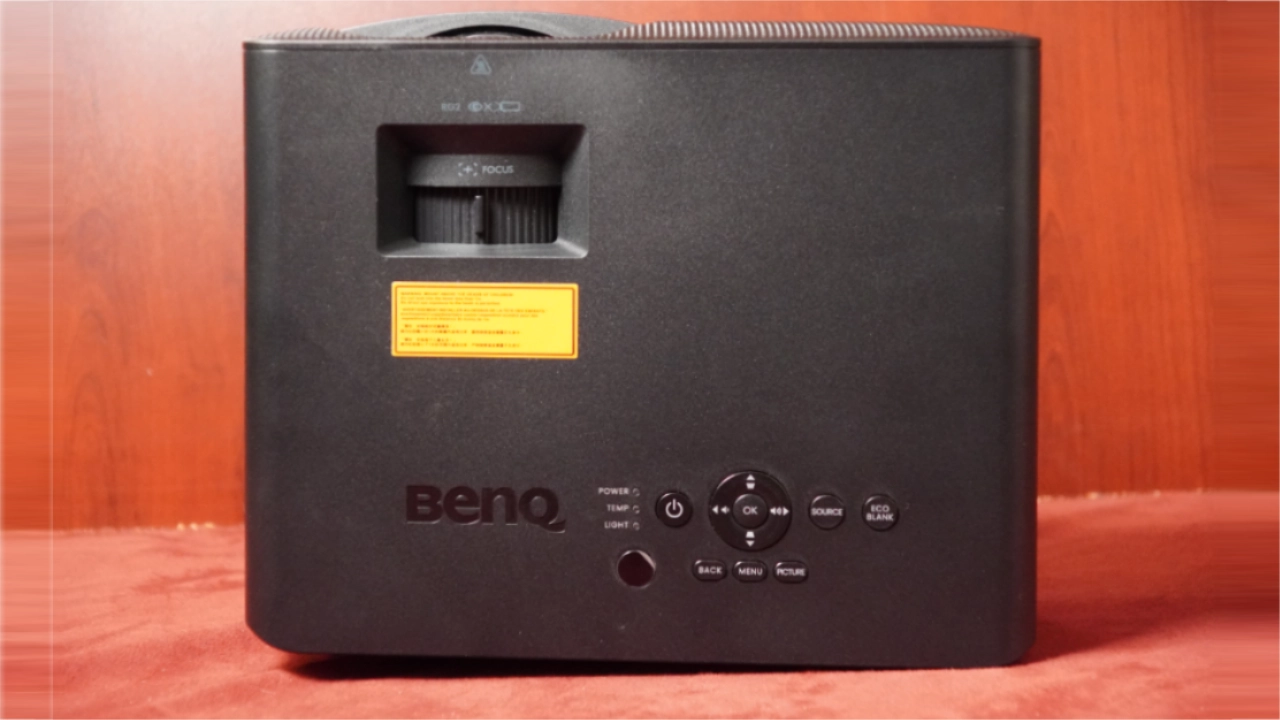 BenQ LK830ST Projector - Projector Reviews - Images