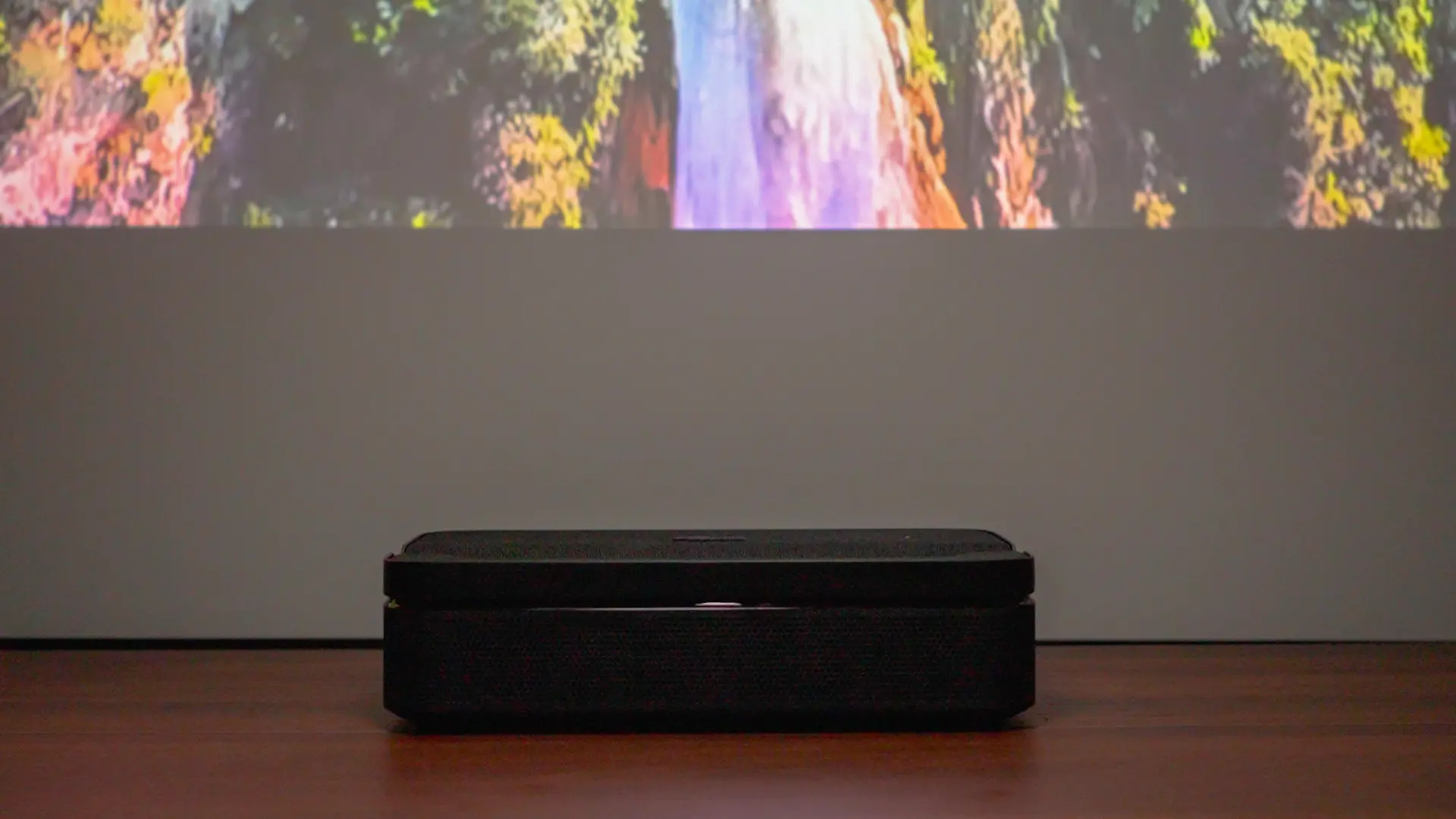 Optoma Photon-Go-Sample-Lifestyle-1
