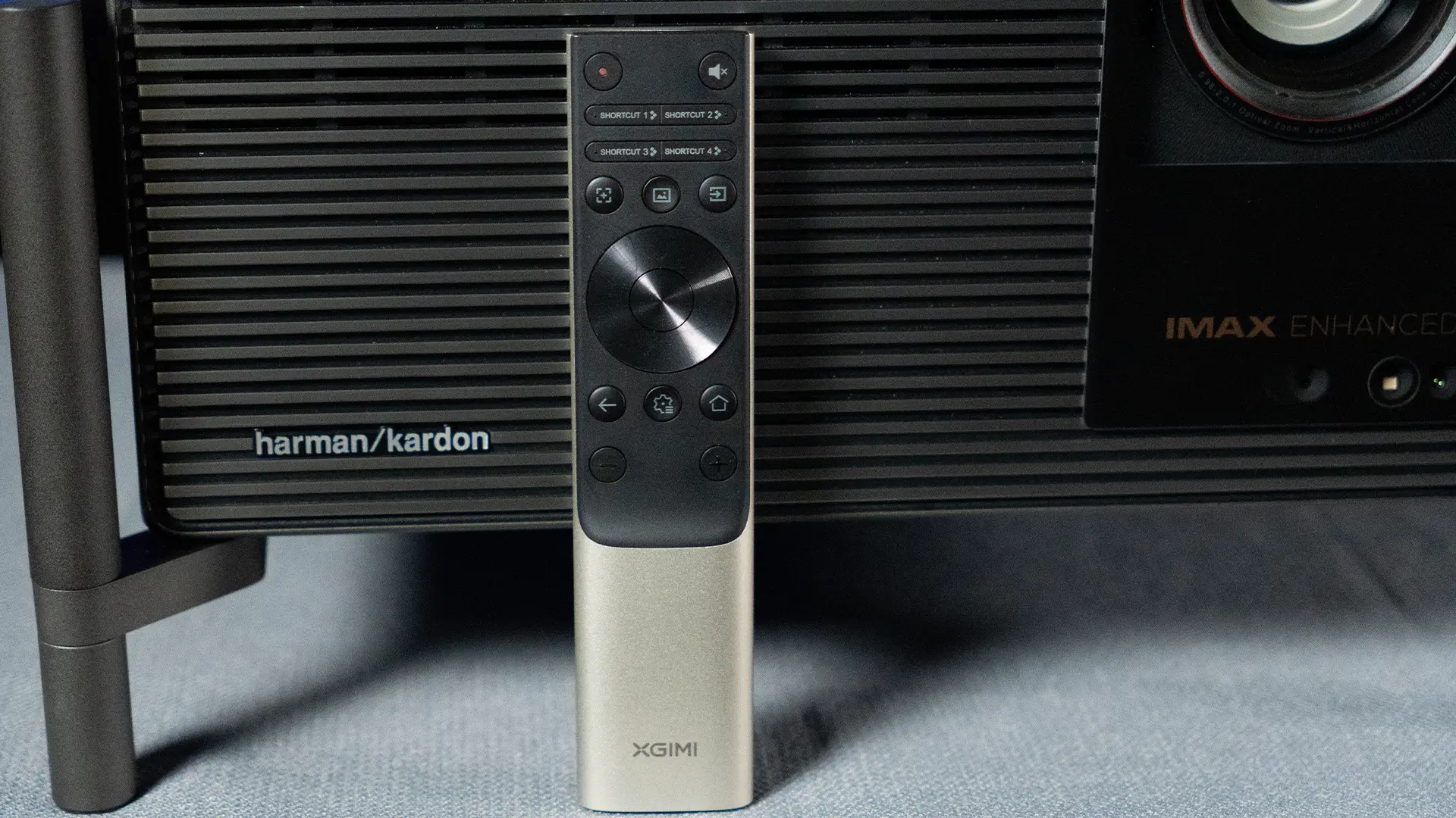 XGIMI TITAN Noir Max Sample-remote